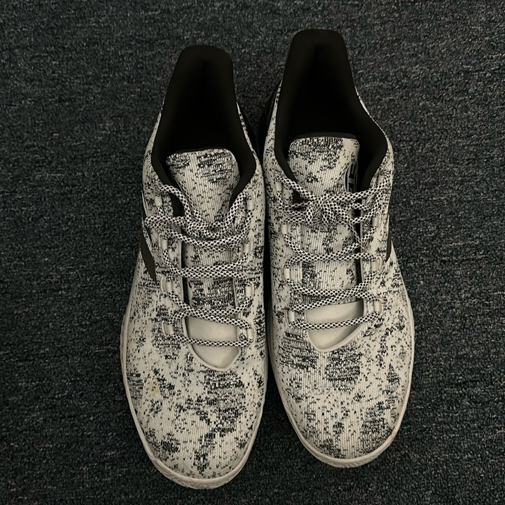 Size 15 James Harden JZTCG lightly used